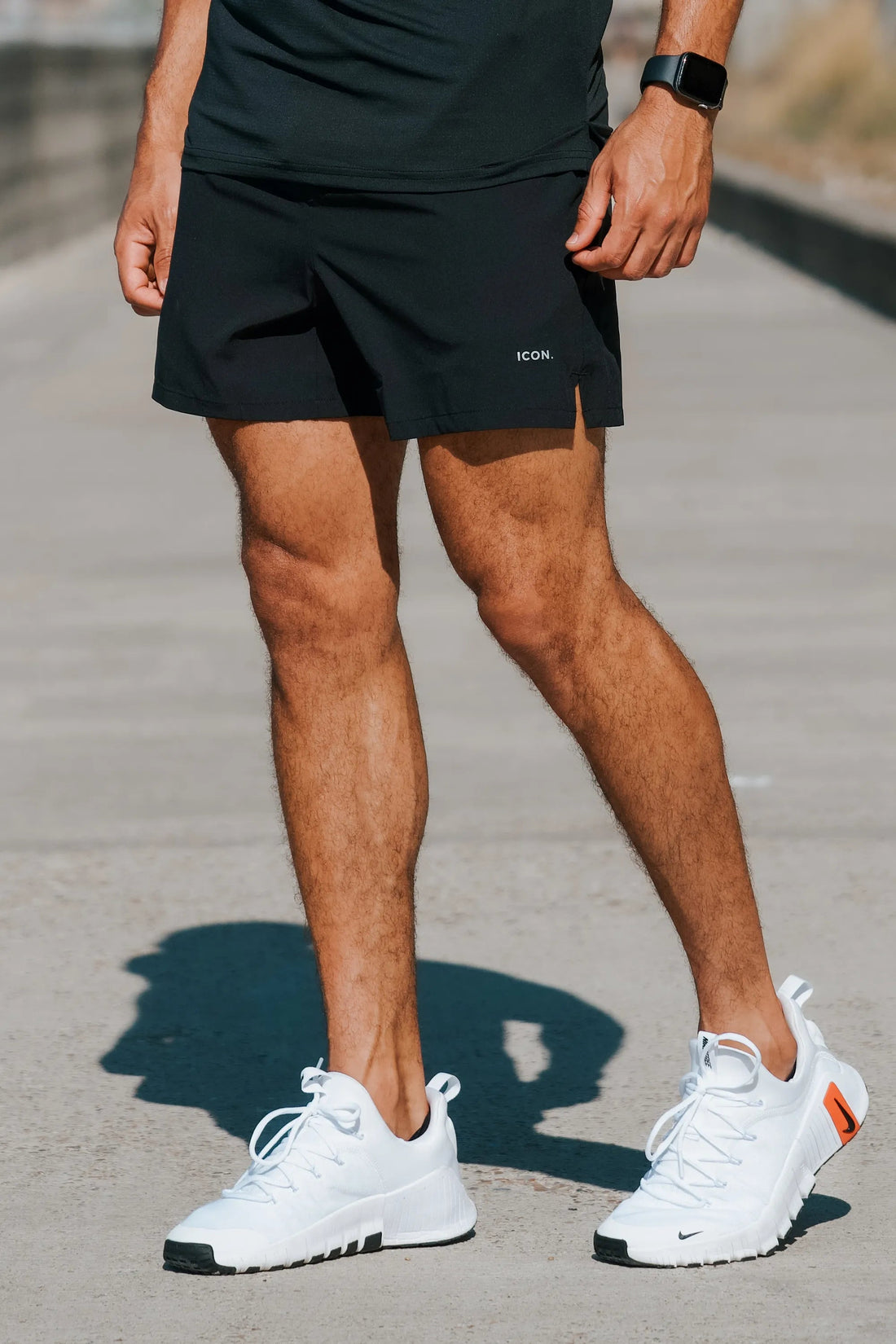 Los pantalones cortos activos del icono