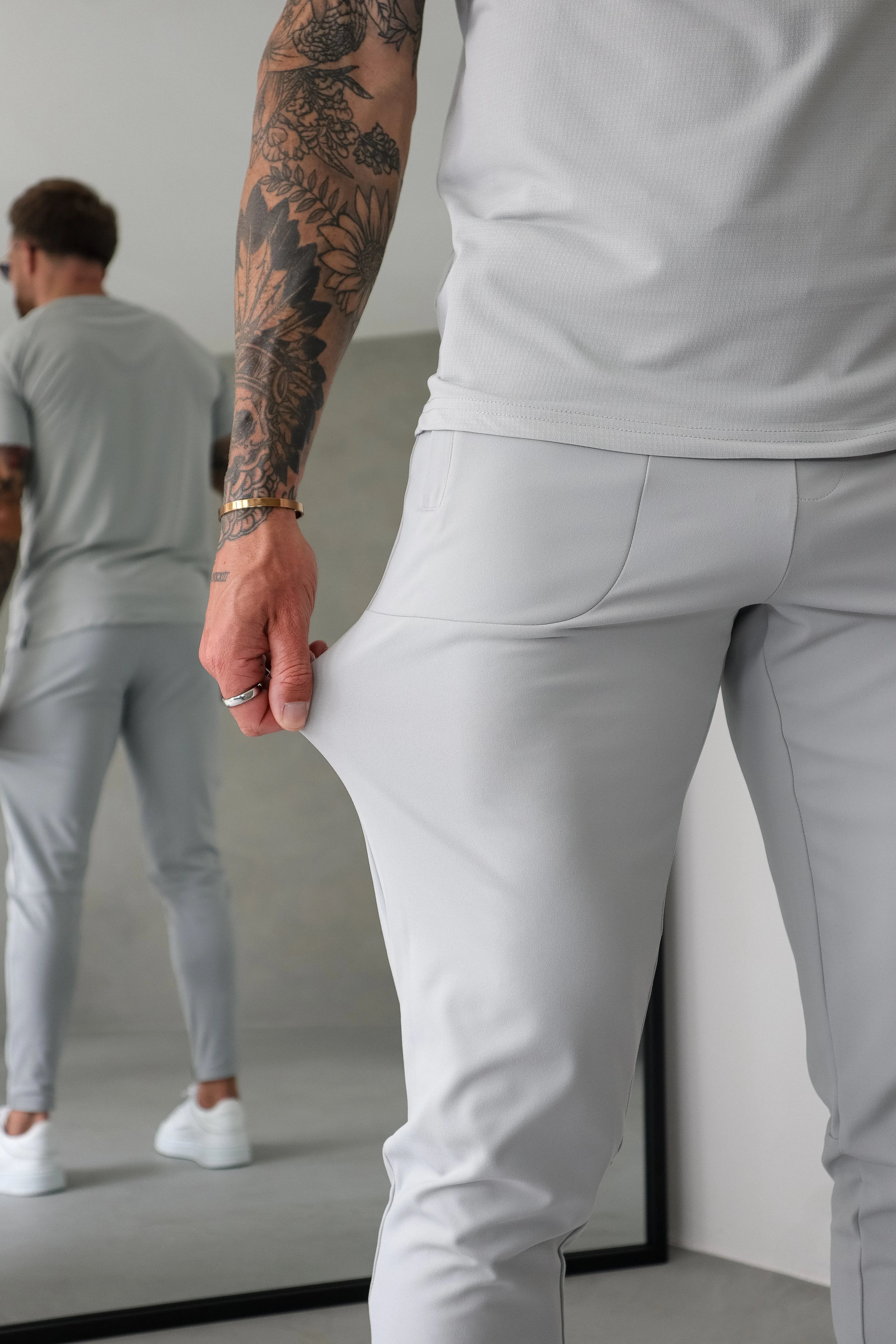 Los pantalones activos del icono